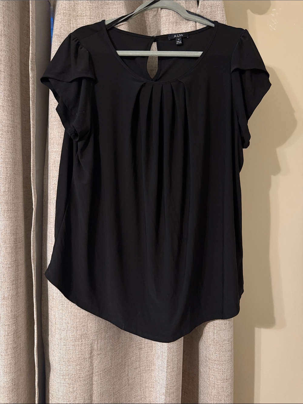 A.U.W 1x Black Pleated Short-Sleeve Women's Top